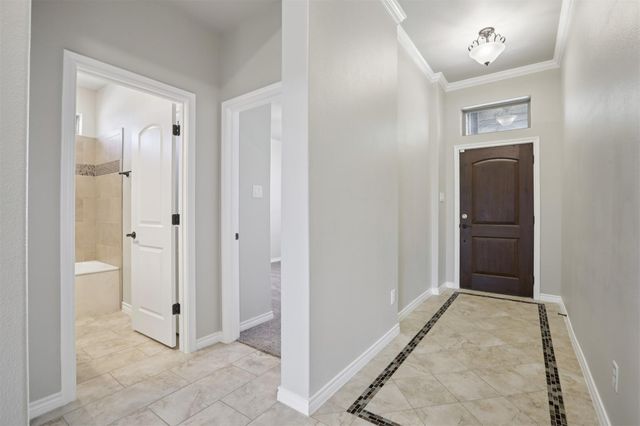 500 Seabiscuit DR, Jarrell, TX 76537