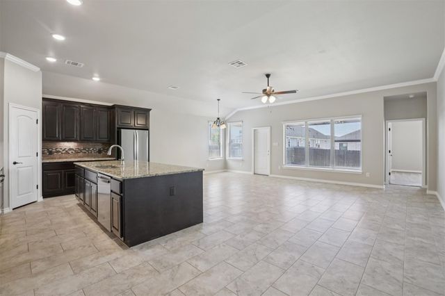 500 Seabiscuit DR, Jarrell, TX 76537