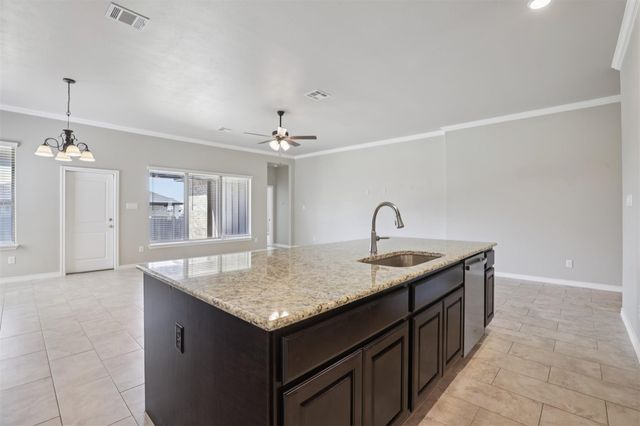 500 Seabiscuit DR, Jarrell, TX 76537