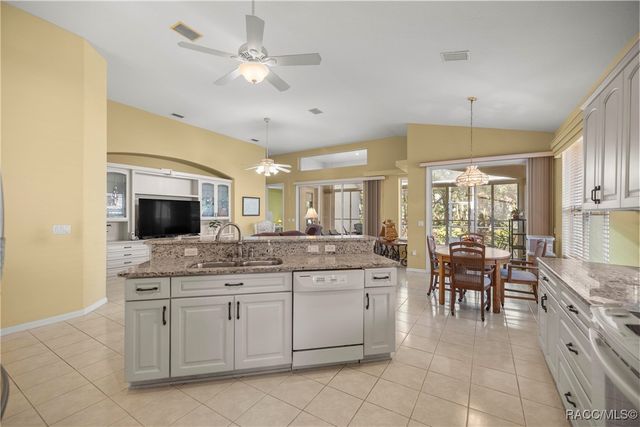 389 W Doerr Path, Hernando, FL 34442