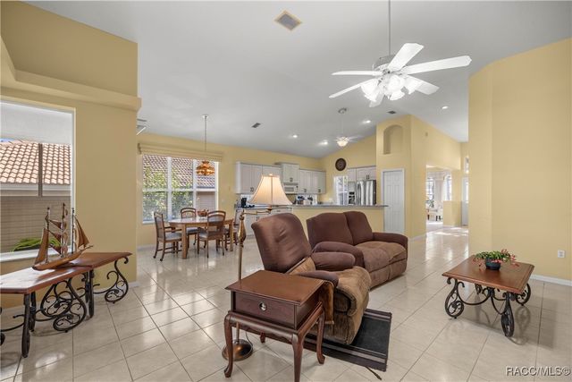 389 W Doerr Path, Hernando, FL 34442