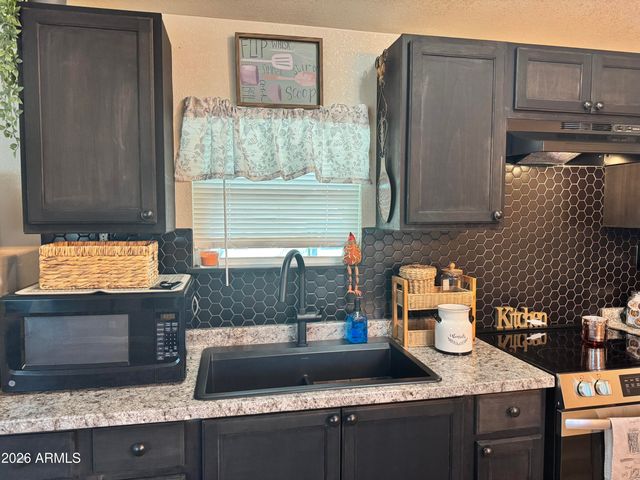 12817 N 19th Place, Phoenix, AZ 85022