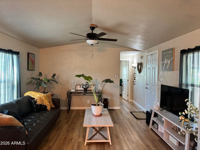 12817 N 19th Place, Phoenix, AZ 85022