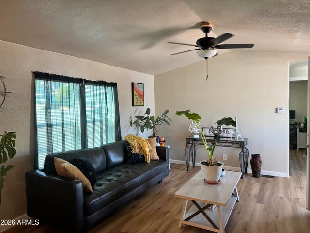 12817 N 19th Place, Phoenix, AZ 85022