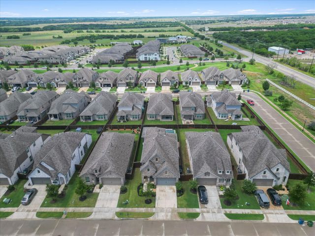 2013 Jumper Fields Drive, Aubrey, TX 76227