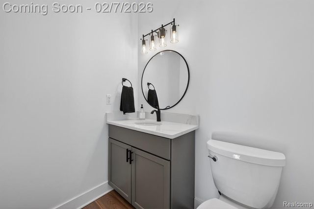 5264 Cooley Lake Road, Waterford, MI 48327