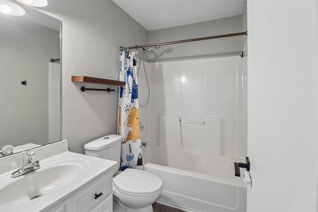 113 N 58th Place, Cumming, IA 50061