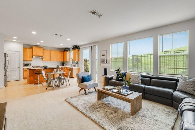 6606 Deerfield Dr, Vallejo, CA 94591