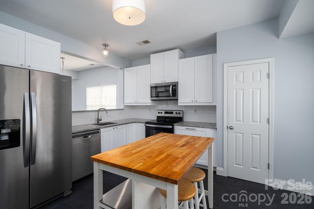 304 Rock Ridge Lane, Mount Holly, NC 28120