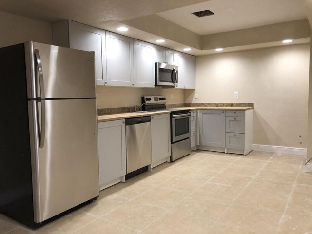 279 SE 8th Terrace A, Deerfield Beach, FL 33441