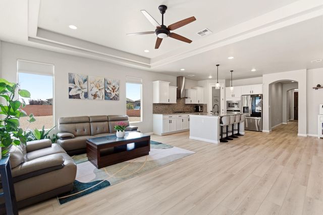 4526 Bald Eagle Loop NE, Rio Rancho, NM 87144