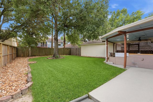 12527 Piping Rock Drive, Houston, TX 77077