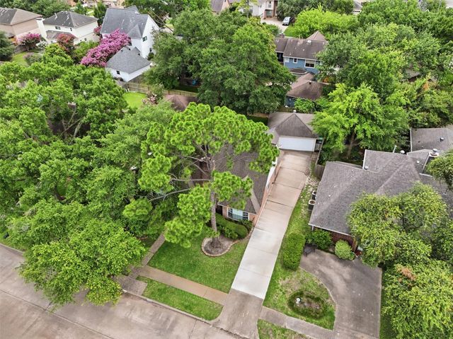 12527 Piping Rock Drive, Houston, TX 77077