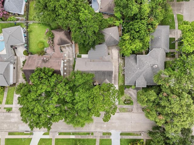 12527 Piping Rock Drive, Houston, TX 77077