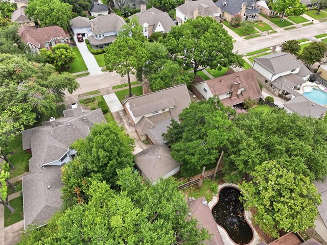 12527 Piping Rock Drive, Houston, TX 77077