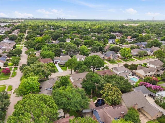 12527 Piping Rock Drive, Houston, TX 77077