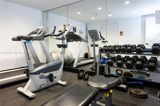 1025 92 701, Bay Harbor Islands, FL 33154