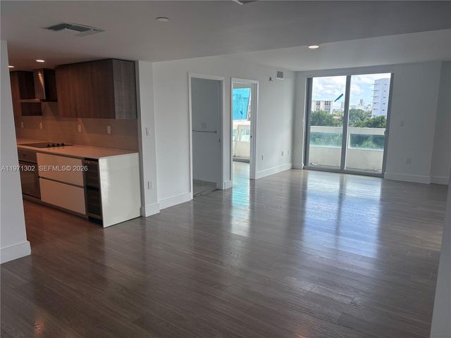 1025 92 701, Bay Harbor Islands, FL 33154