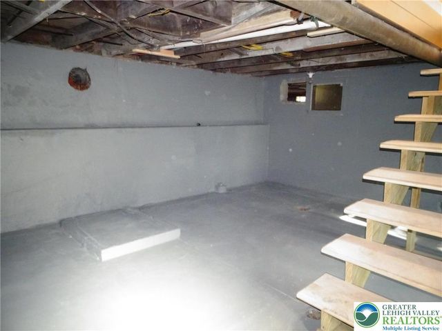 207 Sleepy Hollow Road, Bath Boro, PA 18014