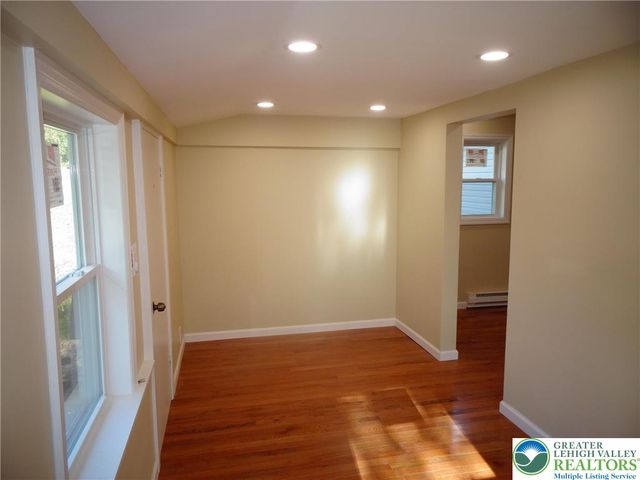 207 Sleepy Hollow Road, Bath Boro, PA 18014