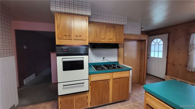 61 Barlow Avenue, Lackawanna, NY 14218