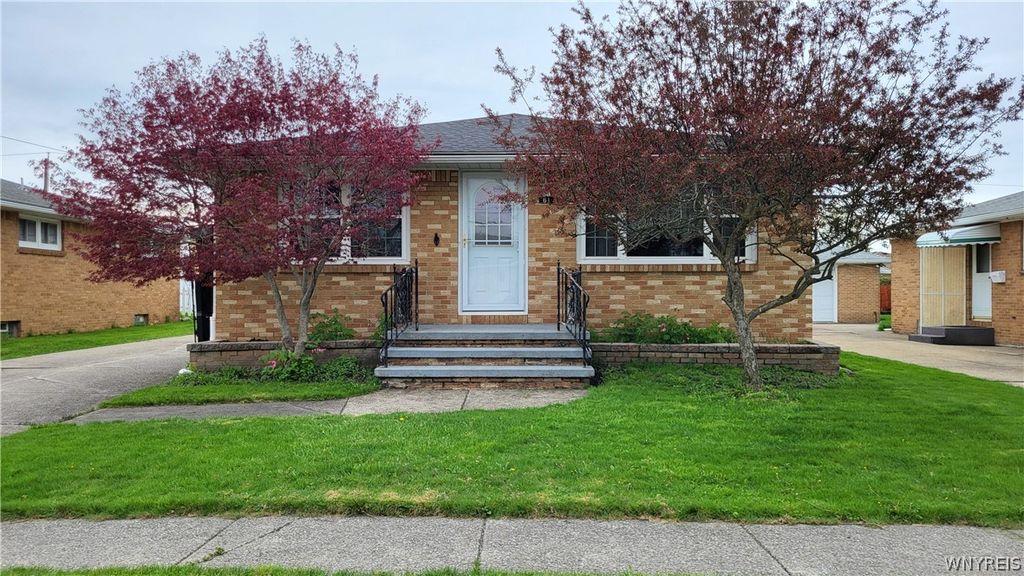 61 Barlow Avenue, Lackawanna, NY 14218