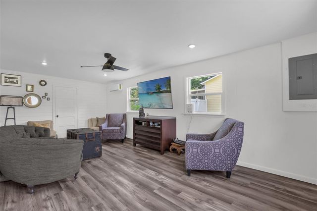 809 GRANDVIEW AVENUE, Altamonte Springs, FL 32701