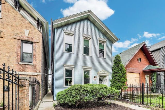 2437 W Taylor Street, Chicago, IL 60612
