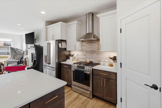 935 Kohlwey DRIVE, Grafton, WI 53024