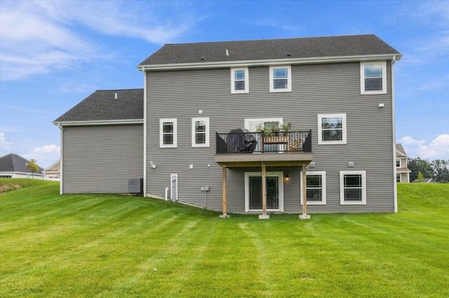 935 Kohlwey DRIVE, Grafton, WI 53024