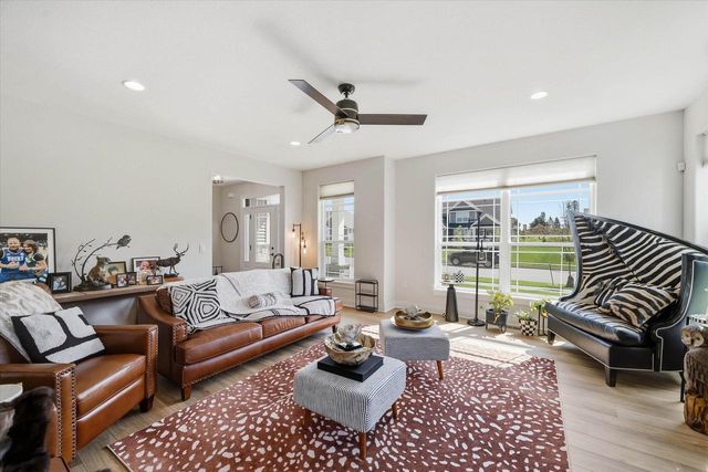 935 Kohlwey DRIVE, Grafton, WI 53024
