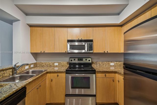 2945 NE 185th St 1407, Aventura, FL 33180