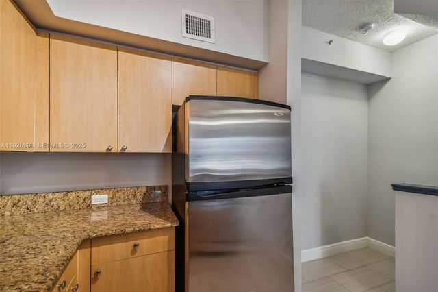 2945 NE 185th St 1407, Aventura, FL 33180