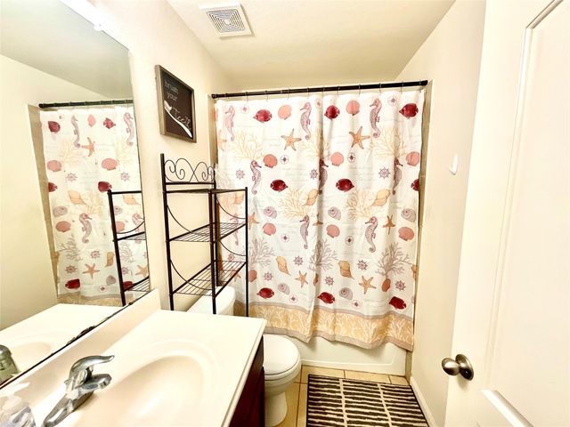 2522 Tracy Lane, Highlands, TX 77562