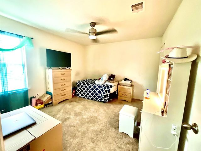 2522 Tracy Lane, Highlands, TX 77562