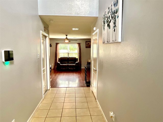 2522 Tracy Lane, Highlands, TX 77562