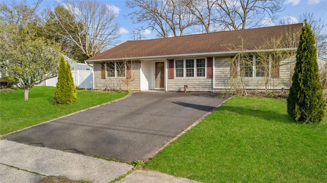 26 Monterey Lane, Centereach, NY 11720