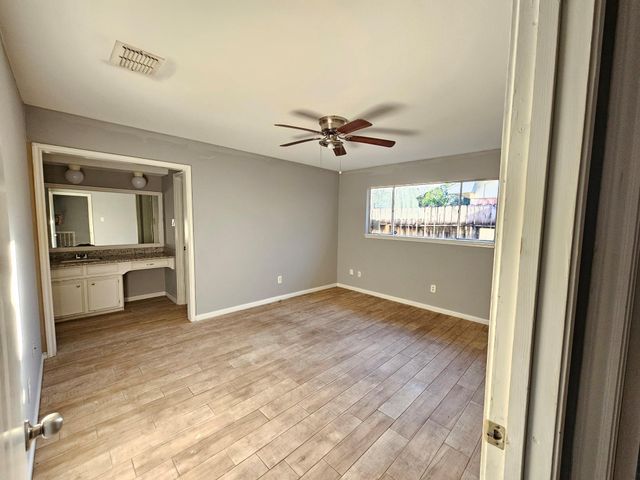 431 N Forest Boulevard, Houston, TX 77090