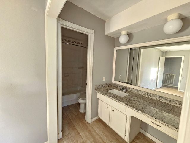 431 N Forest Boulevard, Houston, TX 77090