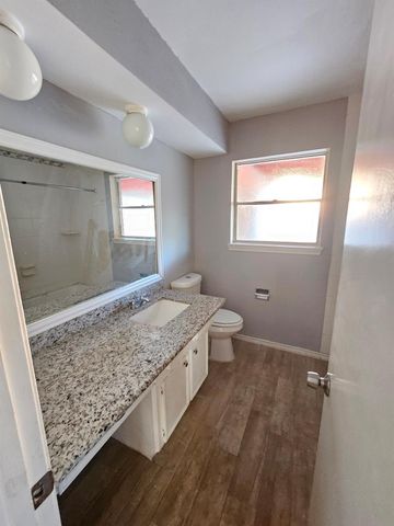 431 N Forest Boulevard, Houston, TX 77090