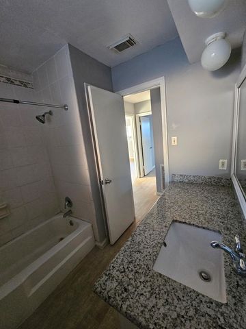 431 N Forest Boulevard, Houston, TX 77090