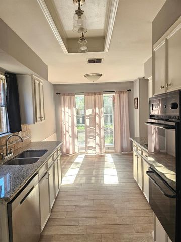 431 N Forest Boulevard, Houston, TX 77090