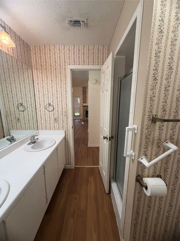 728 W San Antonio ST 730 A, Lockhart, TX 78644