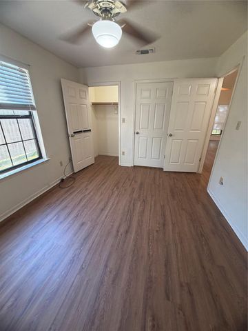 728 W San Antonio ST 730 A, Lockhart, TX 78644