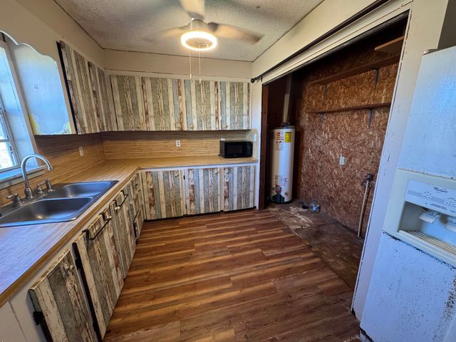 2605 S CR 342, Henderson, TX 75654