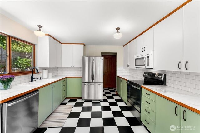 123 31st Avenue, Seattle, WA 98122