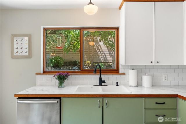 123 31st Avenue, Seattle, WA 98122