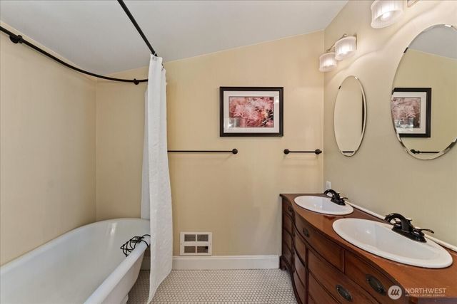 123 31st Avenue, Seattle, WA 98122