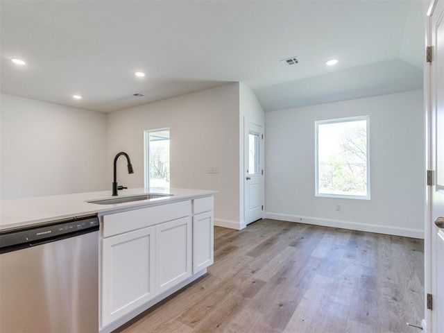 2041 Brush Creek Way, Newcastle, OK 73065