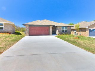 2041 Brush Creek Way, Newcastle, OK 73065